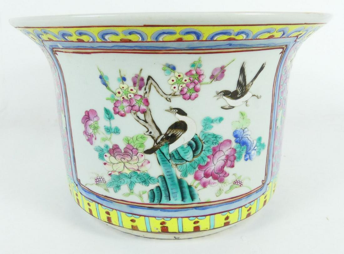 CHINESE FAMILLE ROSE PORCELAIN PLANTER (1 of 7)