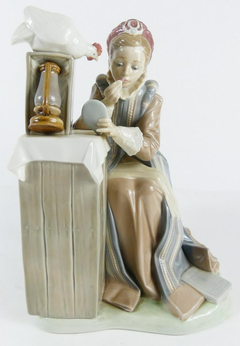 LLADRO 'SUMMER STOCK' PORCELAIN FIGURINE (1 of 7)