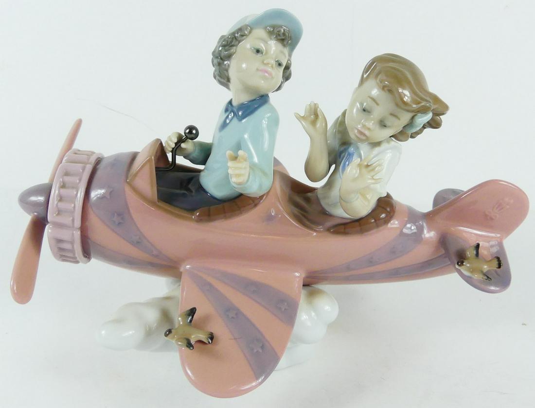 LLADRO 'DON'T LOOK DOWN' PORCELAIN PLANE FIGURINE (1 of 7)