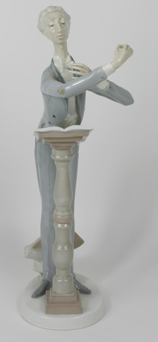 LLADRO ORCHESTRA CONDUCTOR PORCELAIN FIGURINE (1 of 5)