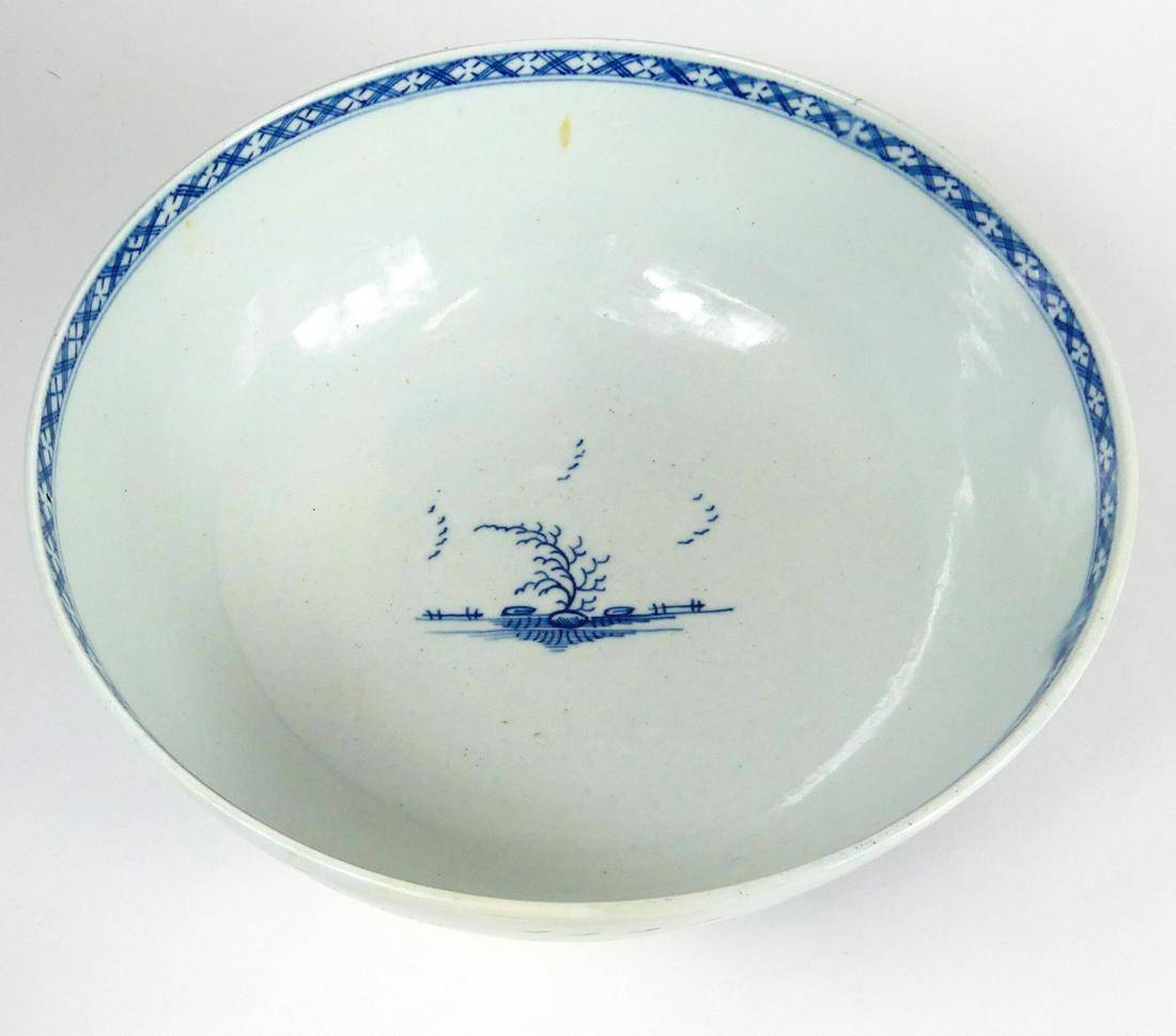 WALL WORCESTER CHINOSERIE PORCELAIN BOWL (1 of 4)
