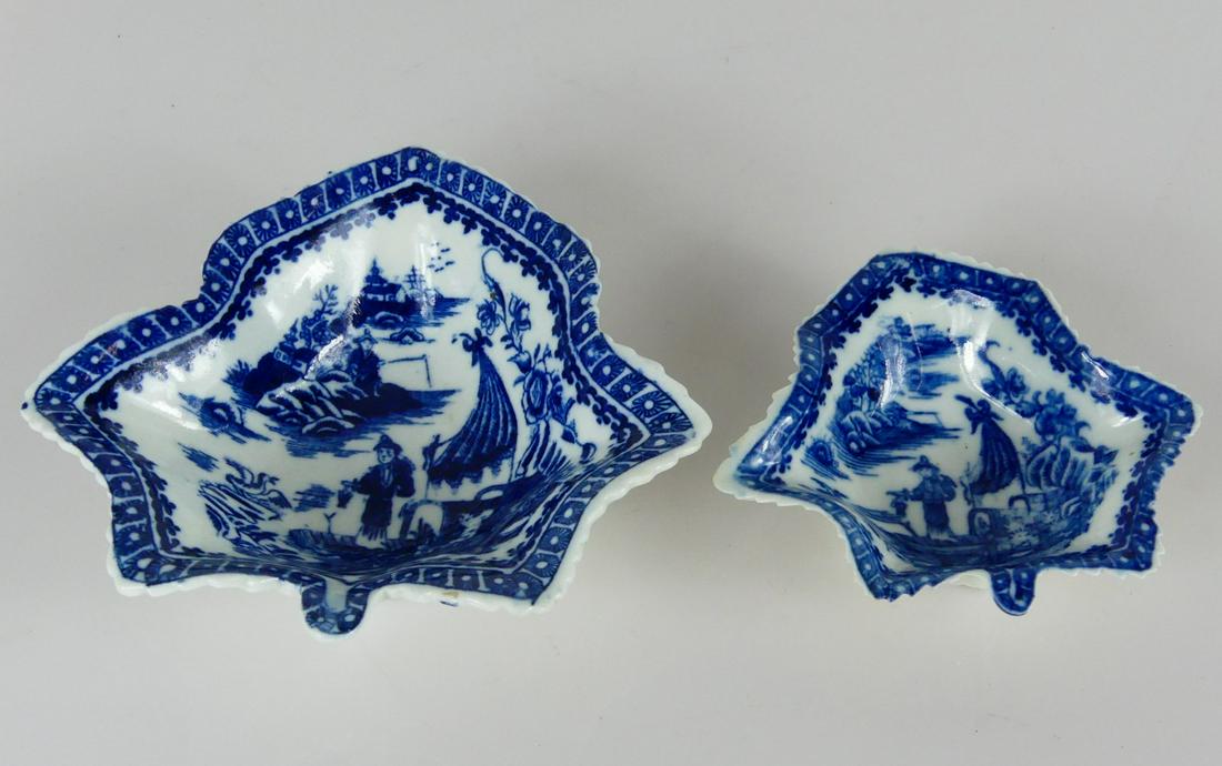 2pc CAUGHLEY BLUE & WHITE PICKLE LEAF DISHES (1 of 3)