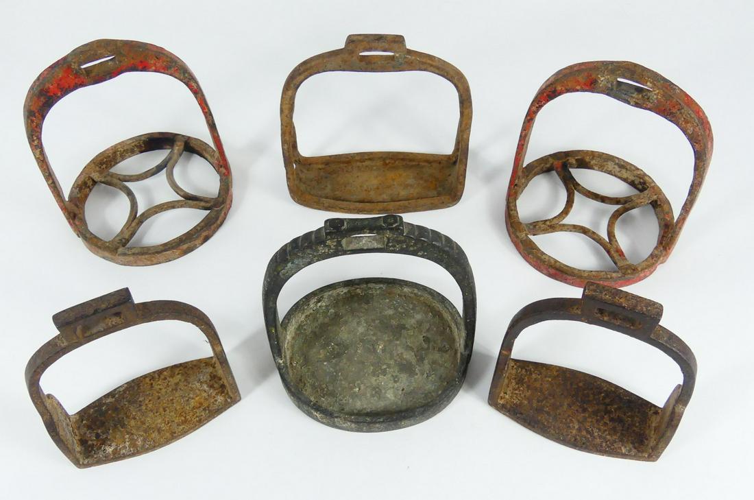 6pc ANTIQUE CAST IRON STIRRUPS (1 of 8)