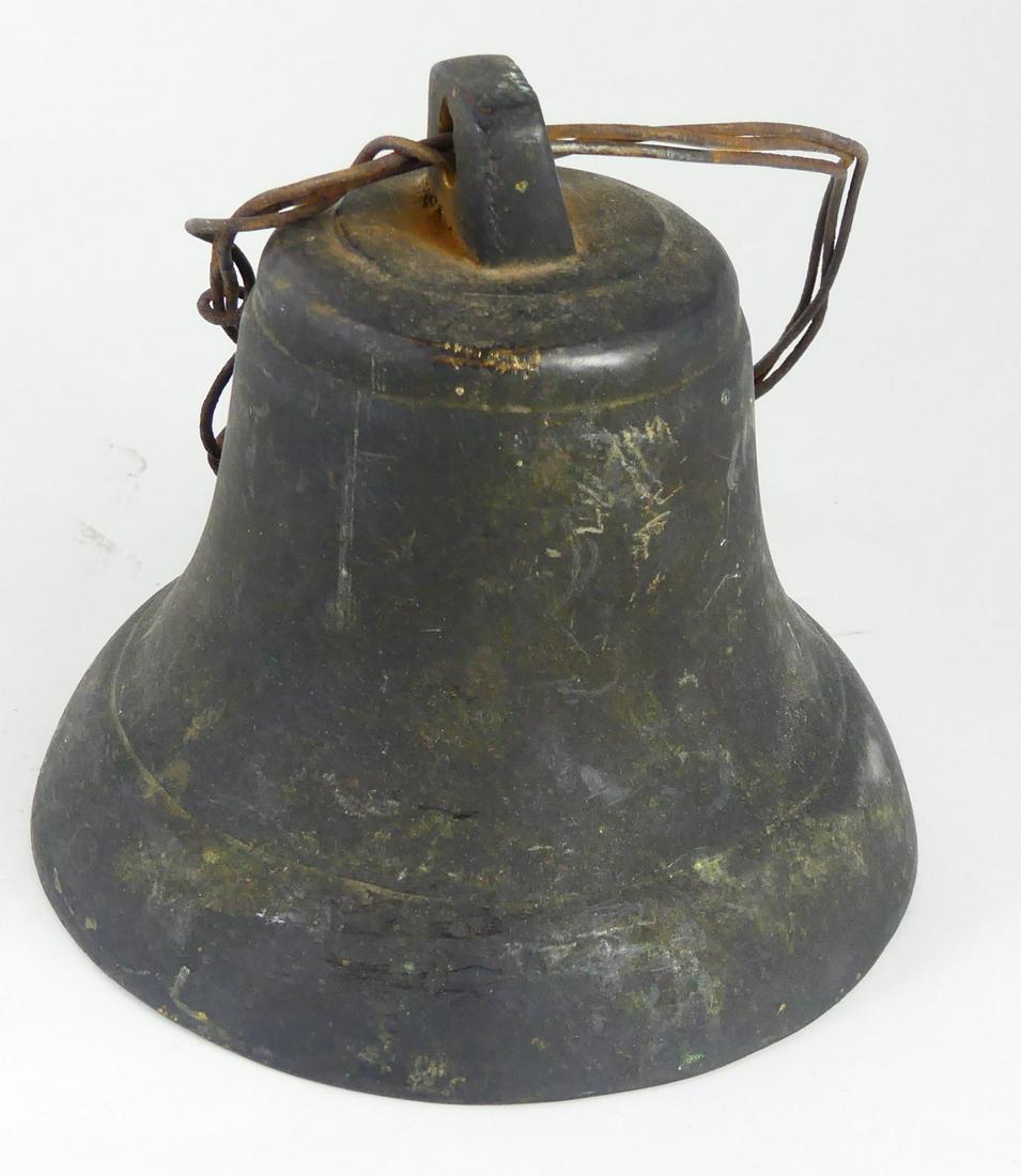 ANTIQUE BRONZE BELL (1 of 6)