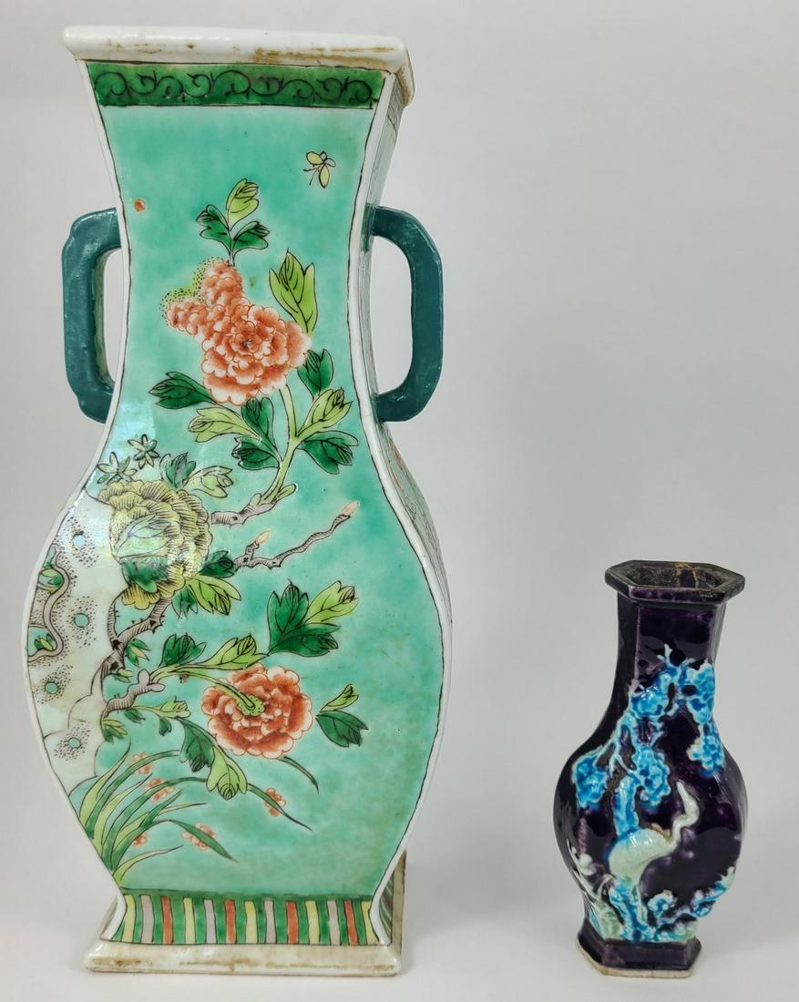 2pc CHINESE PORCELAIN VASES FAMILLE VERTE & PURPLE (1 of 5)