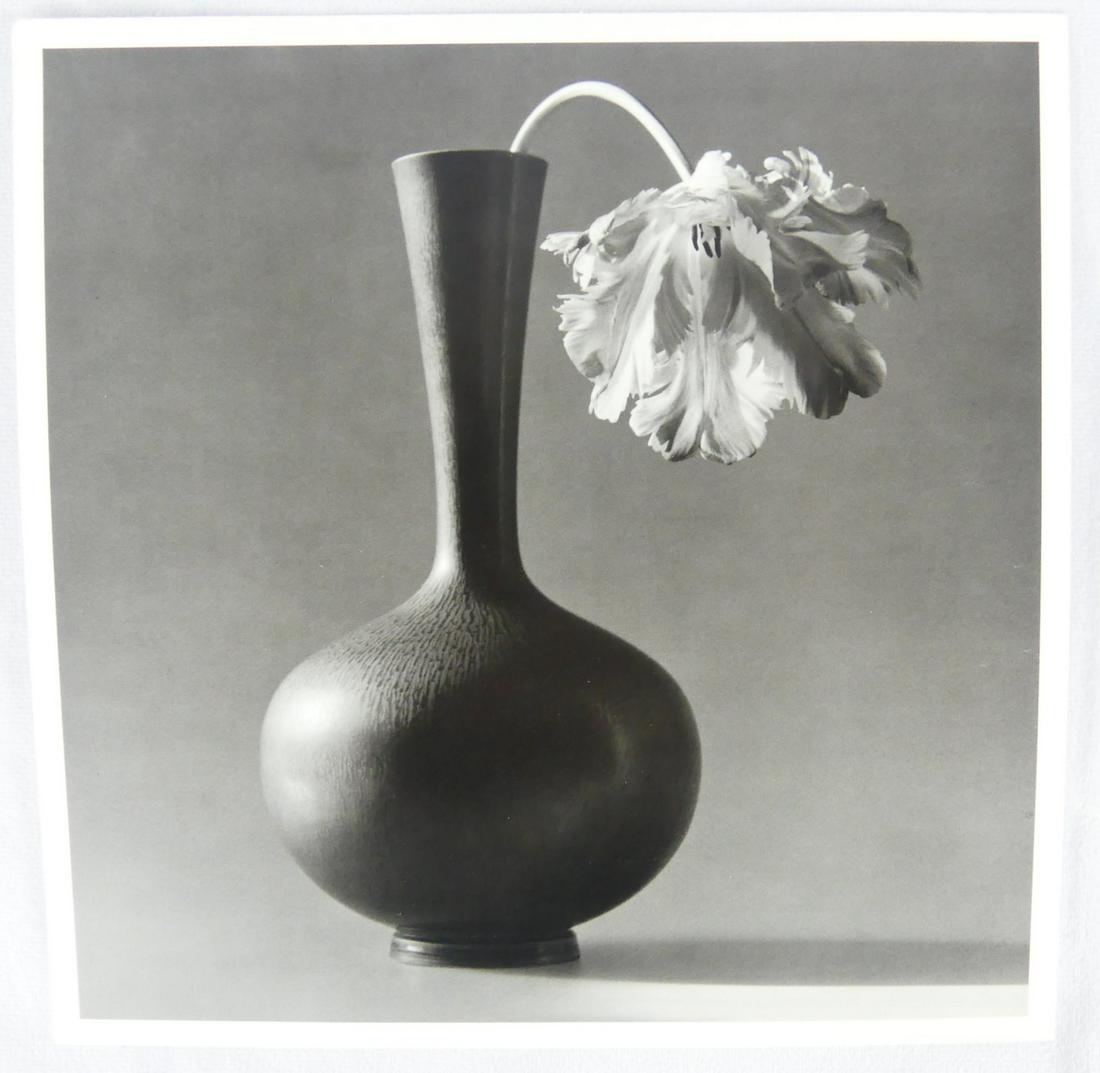 ROBERT MAPPLETHORPE 'PARROT TULIP IN BLACK VASE' (1 of 3)