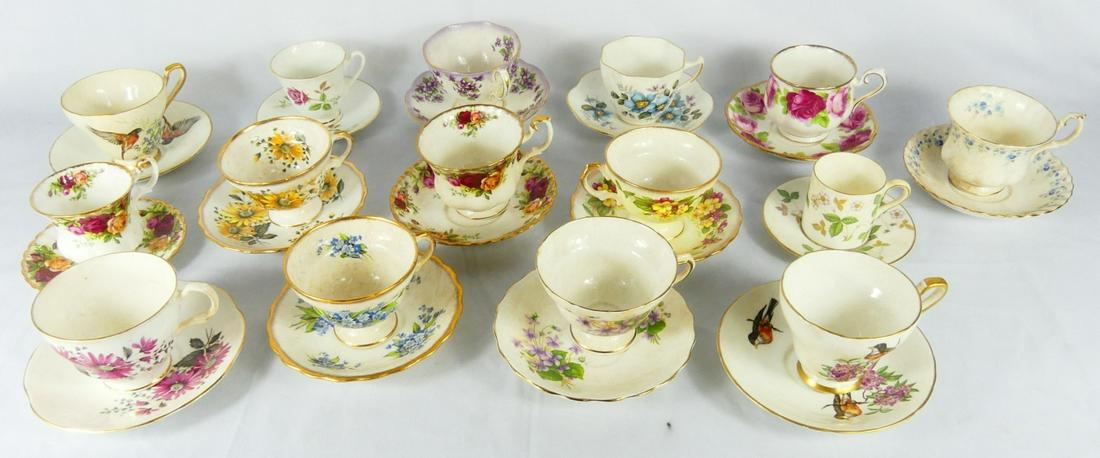 30pc PORCELAIN TEACUP & SAUCER COLLECTION (1 of 7)