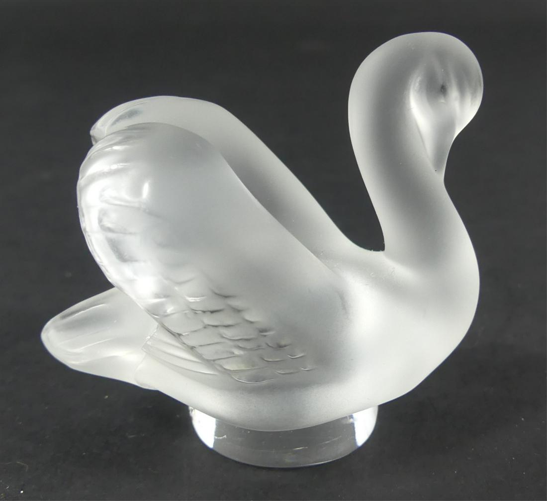 LALIQUE FROSTED CRYSTAL SWAN PAPERWEIGHT (1 of 9)