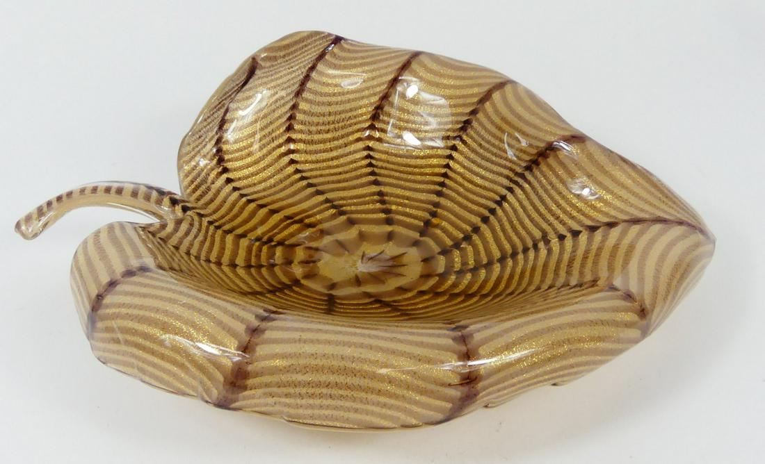 MURANO VINTAGE GOLD FLECK GLASS LEAF FORM DISH (1 of 6)