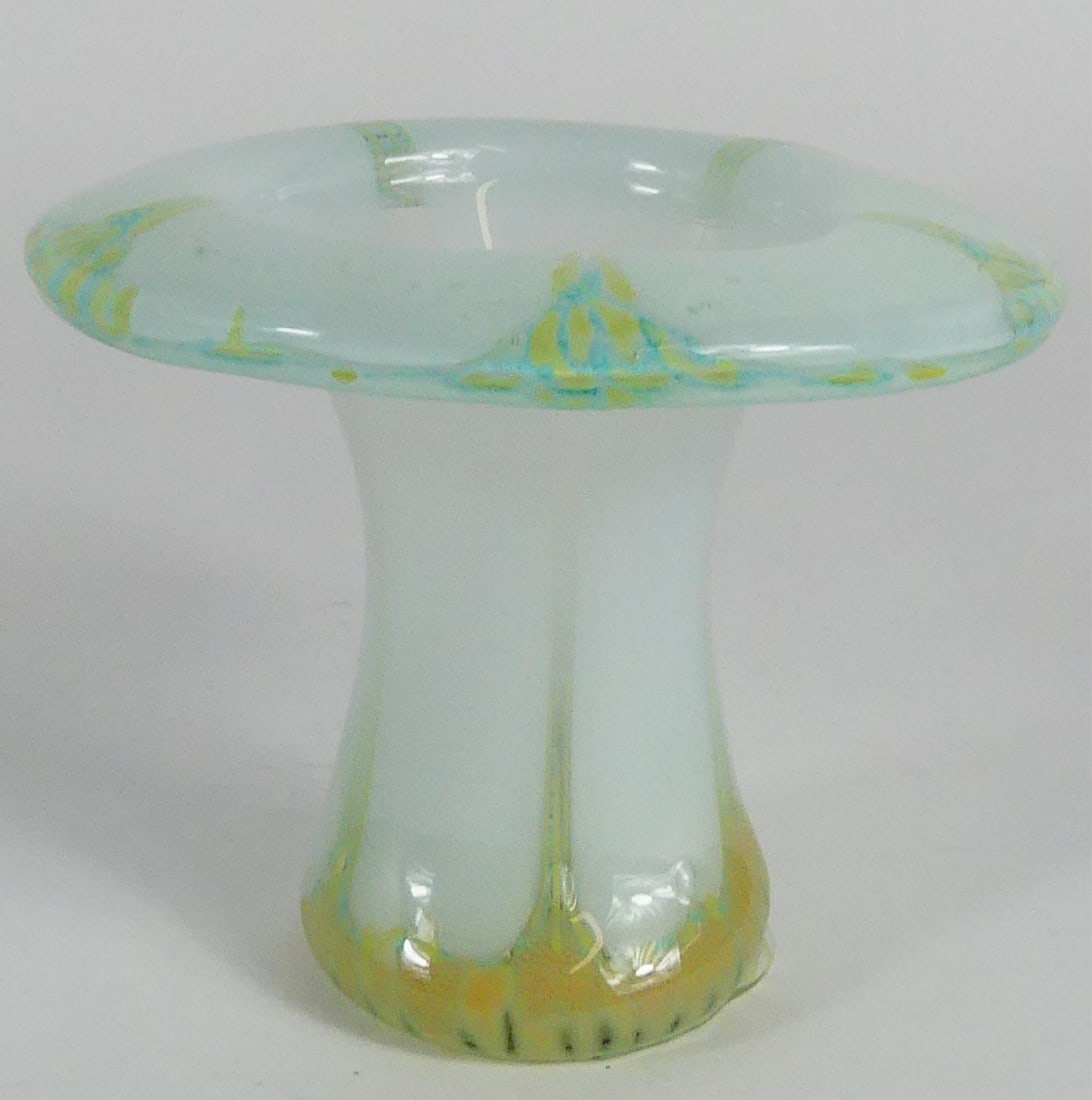 MICHAEL & FRANCES HIGGINS ART GLASS DROPOUT VASE (1 of 7)
