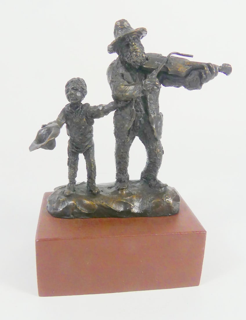 FELIPE CHAVEZ MEXICAN VIOLIONIST BRONZE SCULPTURE: Felipe Chavez Mexican bronze sculpture depicting a violinist with young boy. Signed to bronze base. Measures 6 1/2" height + 2" wooden base.