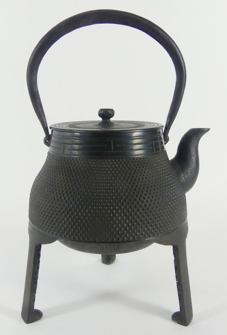JAPANESE CAST IRON TETSUBIN TEAPOT w STAND SIGNED (1 of 9)