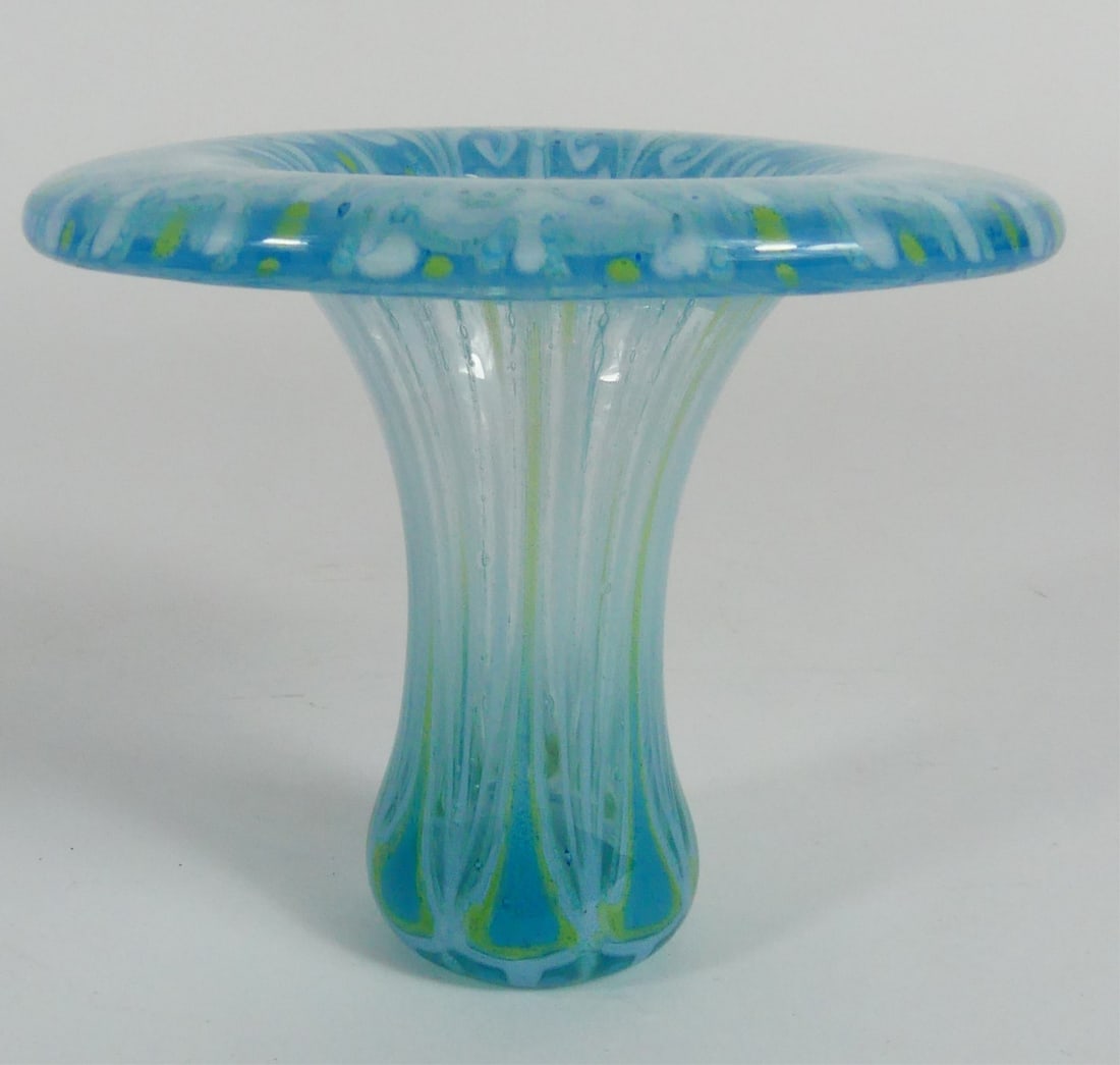MICHAEL & FRANCES HIGGINS ART GLASS DROPOUT VASE (1 of 8)