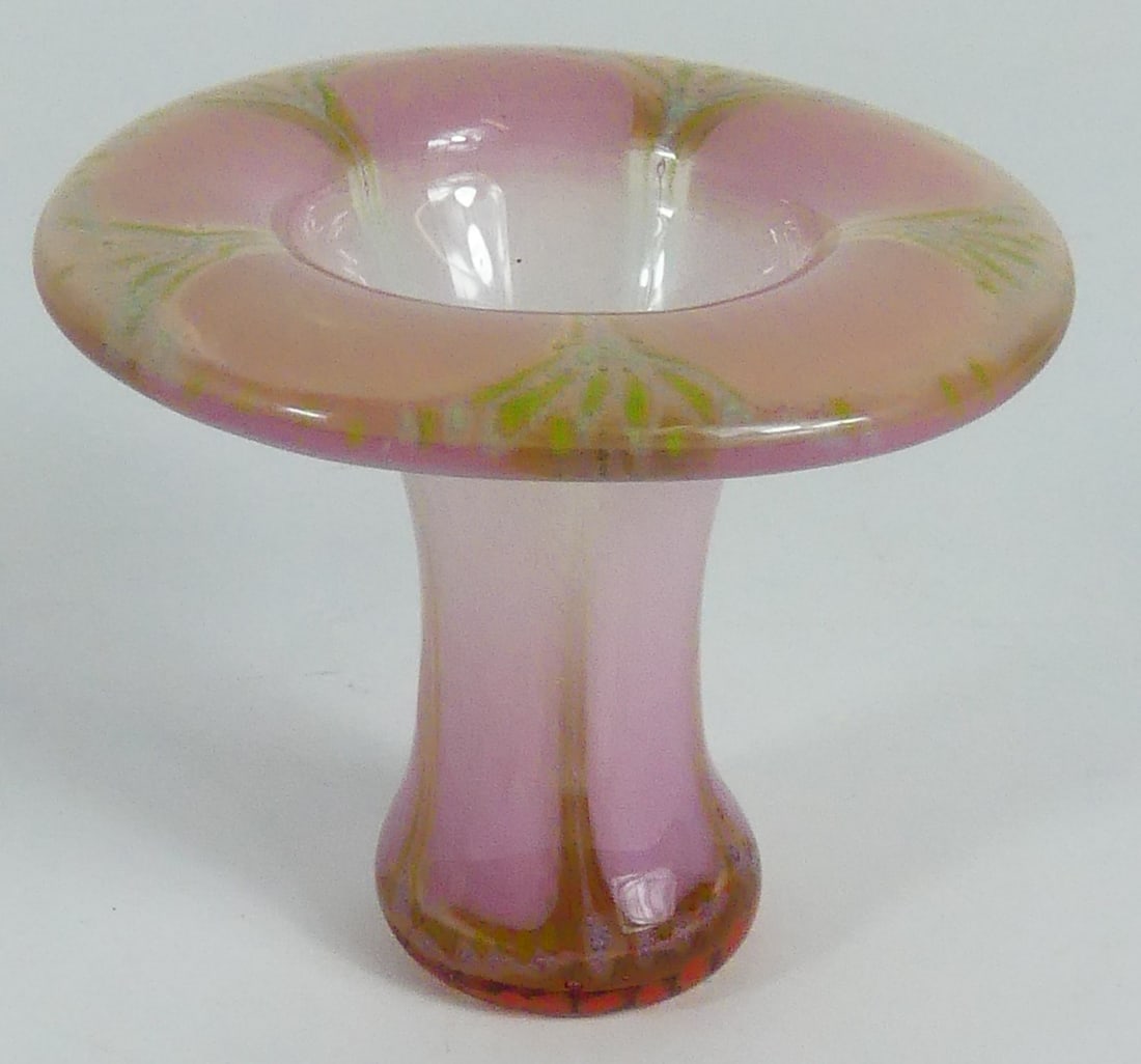 MICHAEL & FRANCES HIGGINS ART GLASS DROPOUT VASE: Michael and Frances Higgins studio art glass drop out vase. Signed to underside of rim. Measures 4 3/8" diameter x 3 5/8" height.