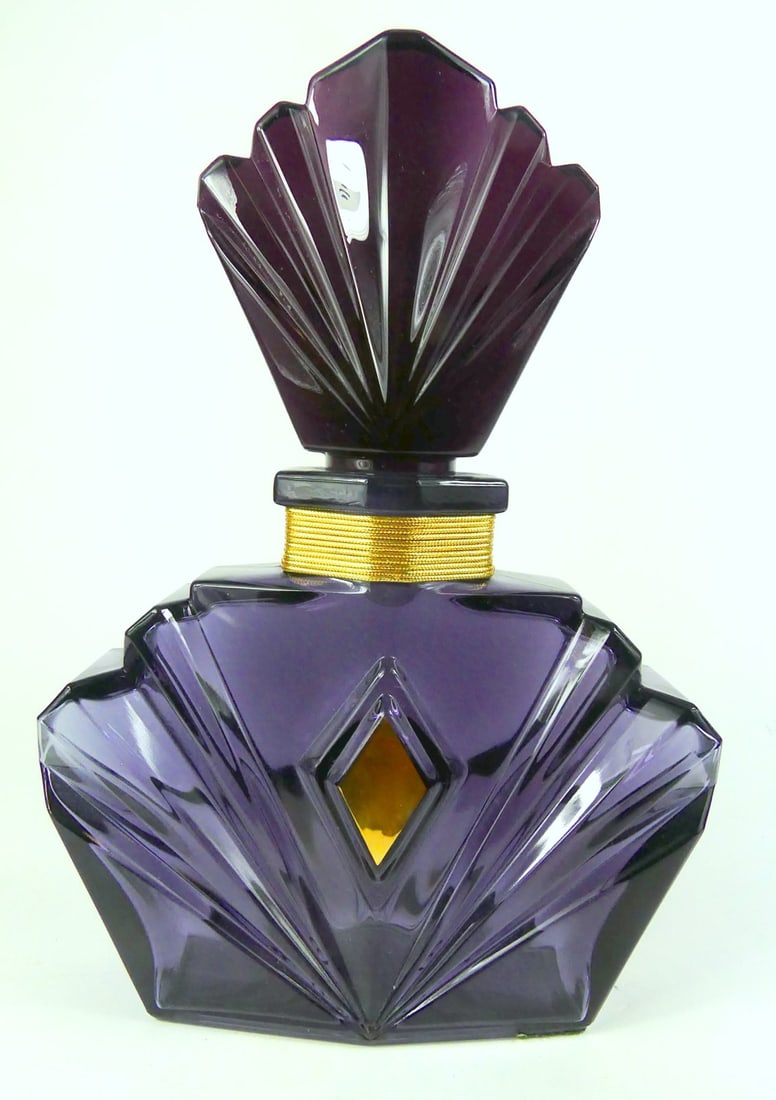 ELIZABETH TAYLOR PASSION FACTICE PERFUME BOTTLE (1 of 5)