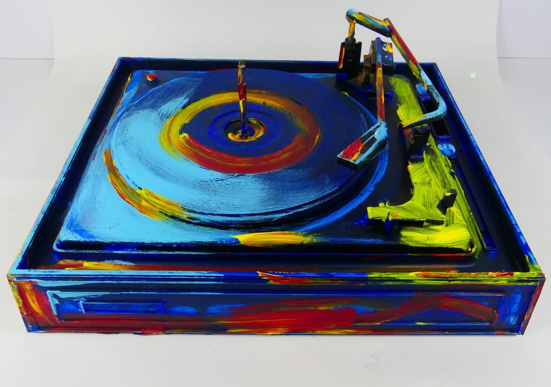 PETER MAX ACRYLIC PAINTED RECORD PLAYER SIGNED (1 of 6)