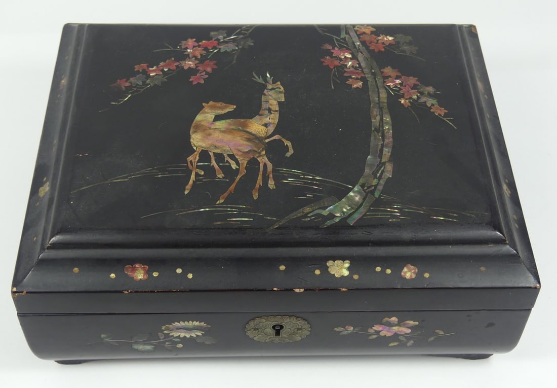 CHINESE LACQUER MOTHER PEARL BOX w GAME MARKERS (1 of 8)