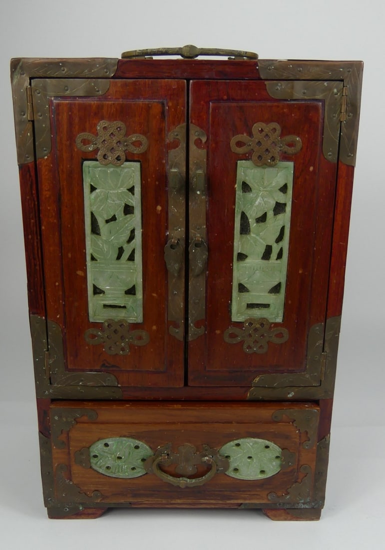 CHINESE CARVED WOOD, BRASS & JADE JEWLERY BOX (1 of 7)