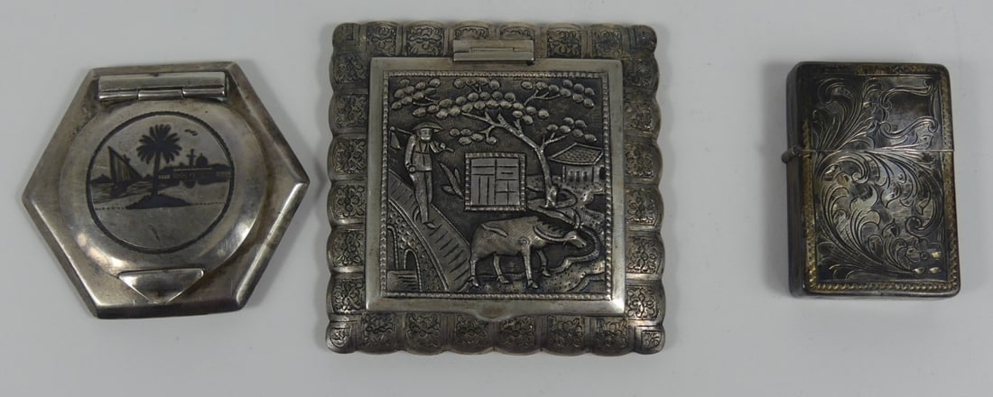 3pc SILVER COMPACTS & LIGHTER CASE (1 of 5)