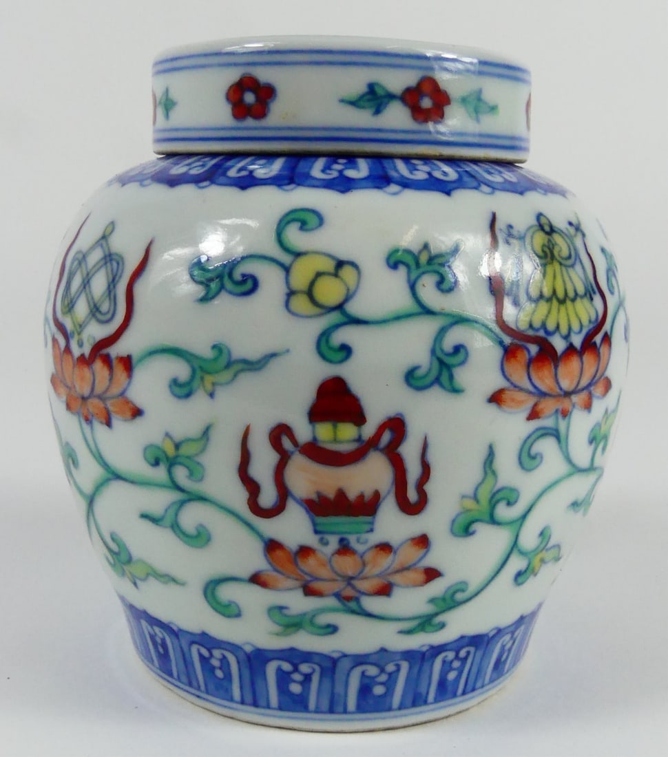 CHINESE DOUCAI PORCELAIN COVERED GINGER JAR (1 of 9)