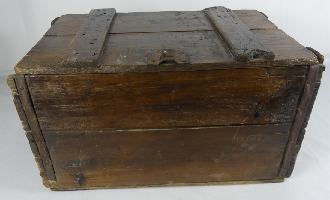 ANTIQUE DM GOODWILLIE WOODEN CRATE (1 of 11)