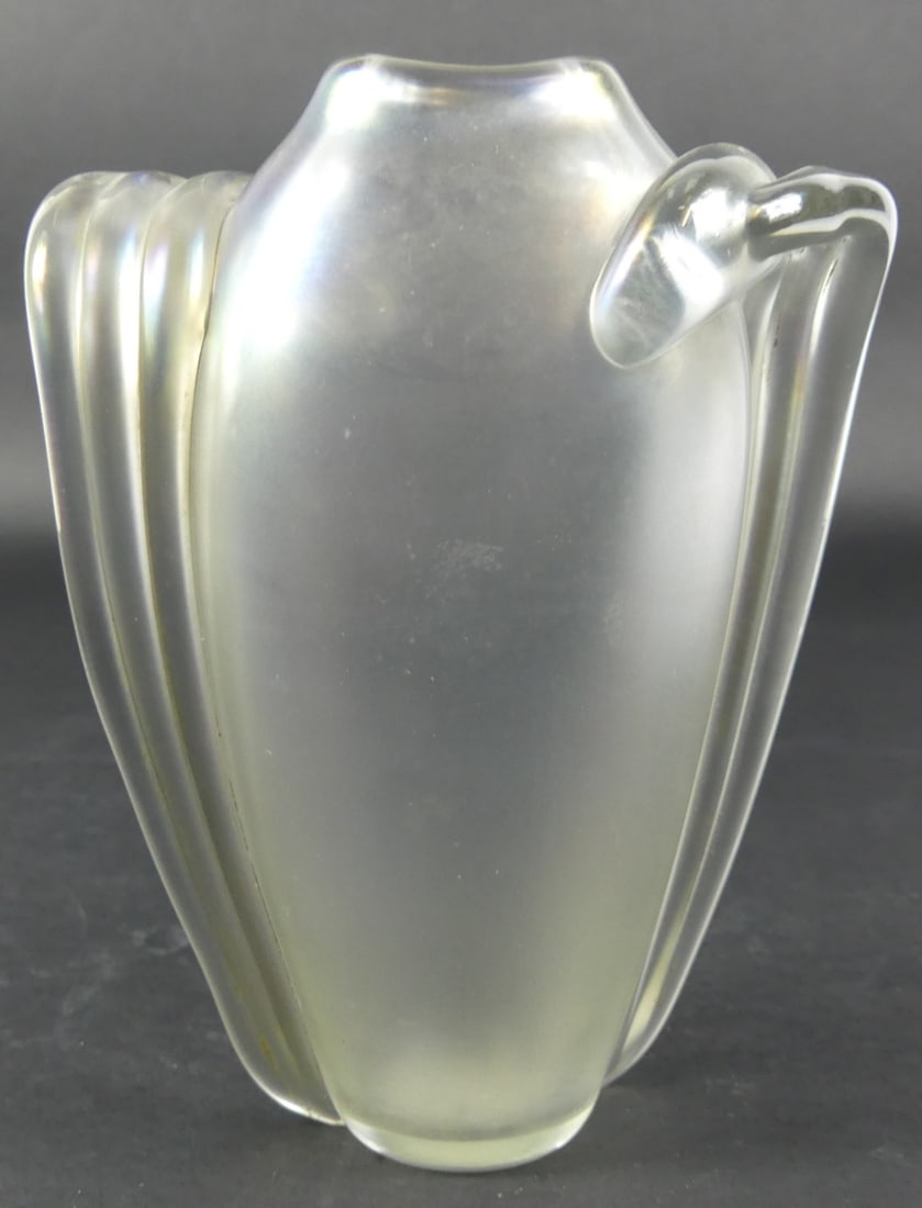 FENTON IRIDESCENT ART GLASS VASE (1 of 5)