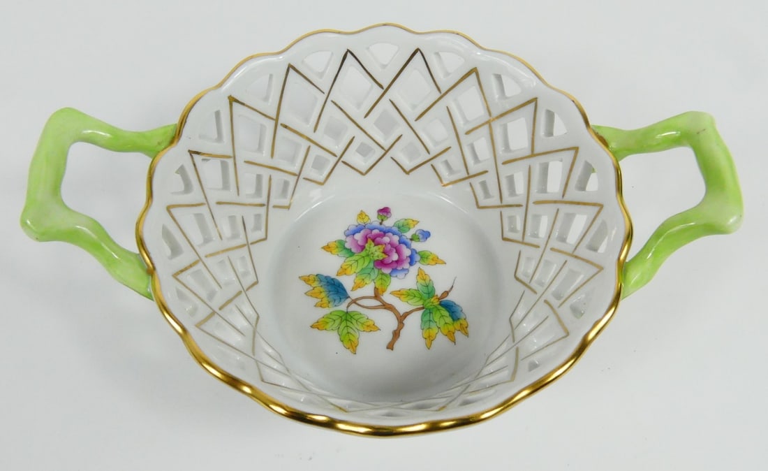 HEREND QUEEN VICTORIA OPEN WEAVE PORCELAIN BASKET (1 of 7)