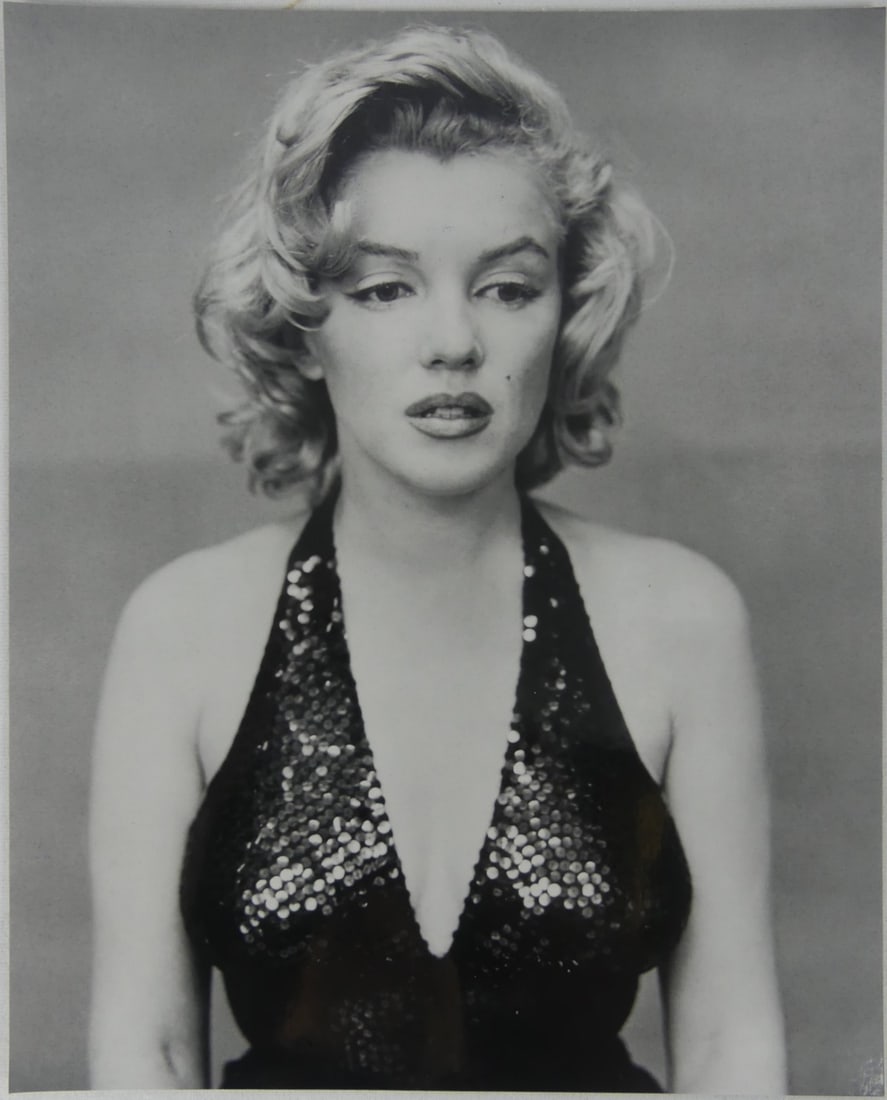 RICHARD AVEDON 'MARILYN MONROE' PHOTO PRINT: Richard Avedon 'Marilyn Monroe' glossy photo print. Mounted. Sheet measures 12 1/4" x 10".