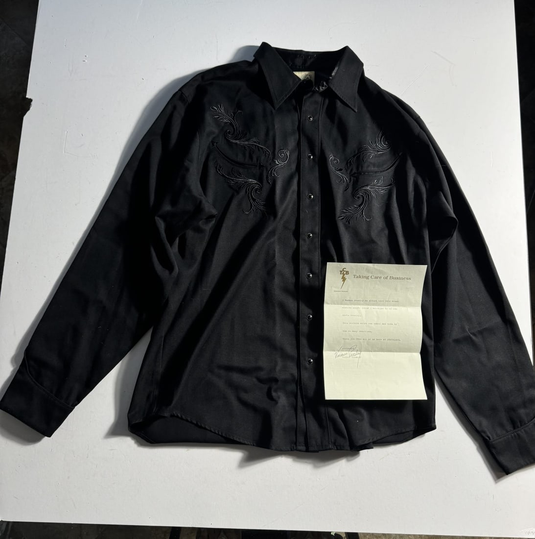 ELVIS PRESLEY OWNED WORN BLACK WESTERN SHIRT (1 of 6)