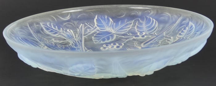 FRENCH OPALESCENT GLASS BIRD BOWL