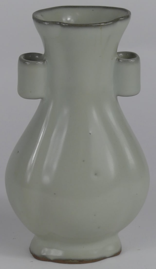 CHINESE PORCELAIN HANDLED HU VASE (1 of 6)