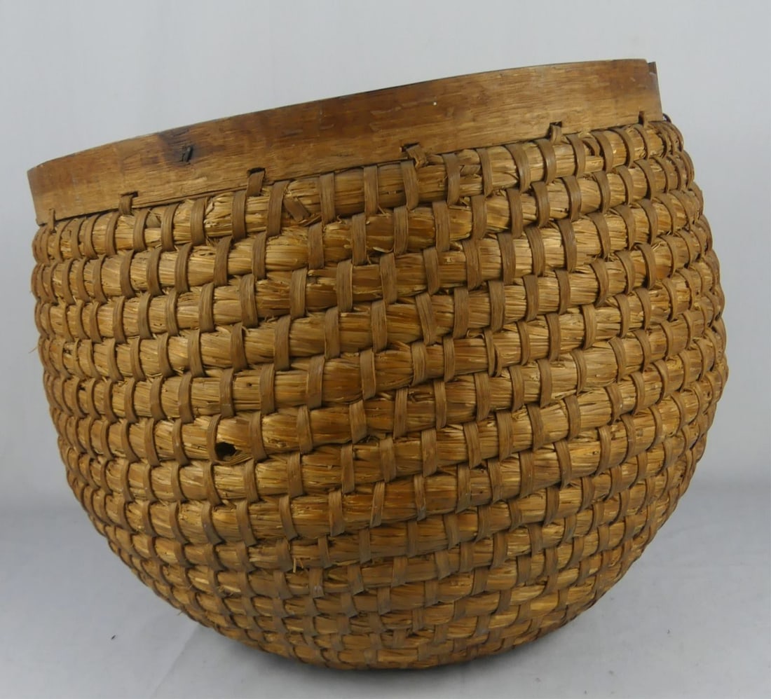 LARGE ASIAN ROUND WOVEN GATHERING BASKET (1 of 8)
