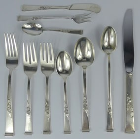 137pc REED & BARTON CLASSIC ROSE STERLING FLATWARE