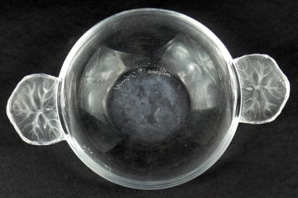 LALIQUE FROSTED CRYSTAL GERANIUM LEAF BOWL