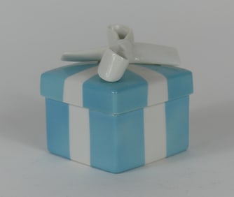 TIFFANY & CO BLUE PORCELAIN BOX w COVER