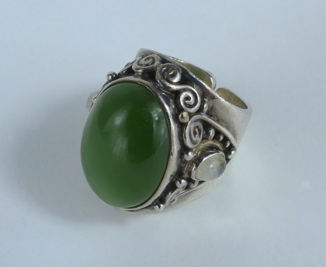 SAJEN STERLING SILVER & GREEN CABOCHON RING (1 of 8)