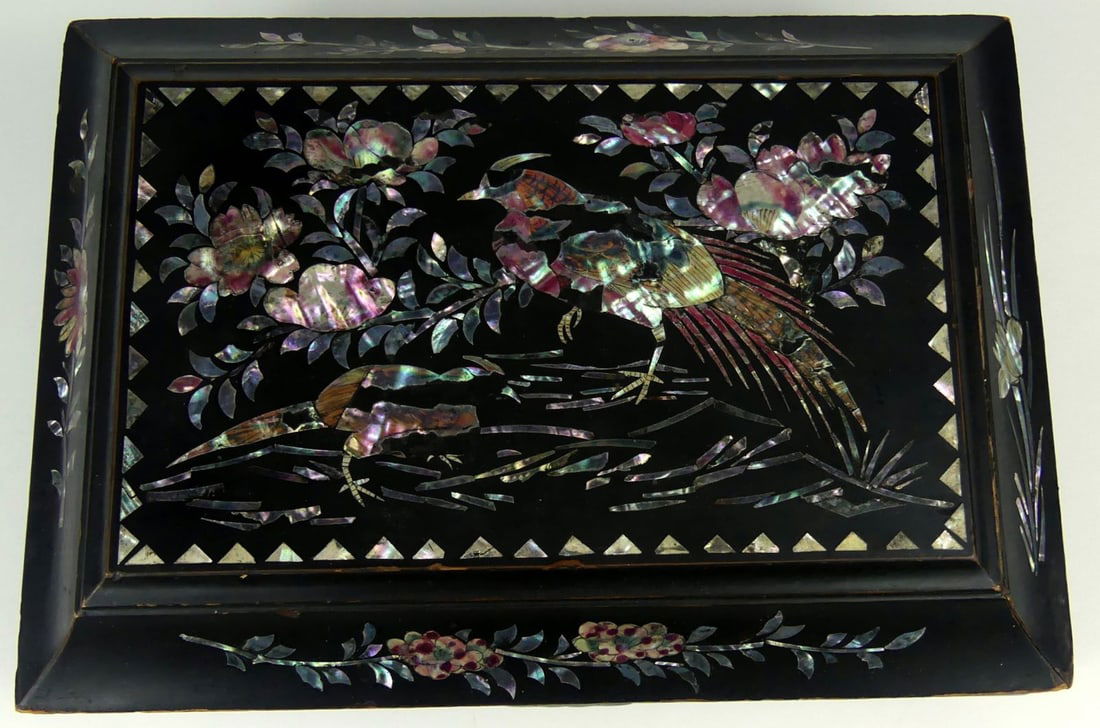 JAPANESE ABALONE INLAID BLACK LACQUER TEA CADDY (1 of 9)