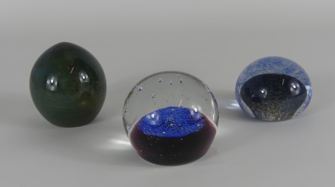 3pc STUDIO ART GLASS PAPERWEIGHTS (1 of 6)