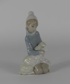 LLADRO 'SHEPHERD WITH LAMB' PORCELAIN FIGURINE