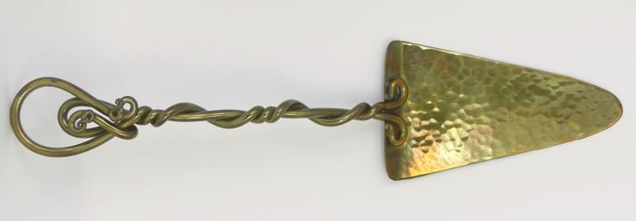 JOE SPOON MODERNIST BRASS CAKE SERVER