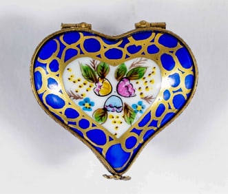 LIMOGES 'HEART' PORCELAIN TRINKET BOX