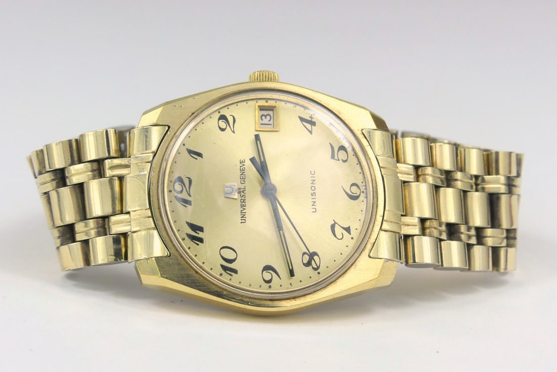 UNIVERSAL GENEVE UNISONIC WRISTWATCH (1 of 7)