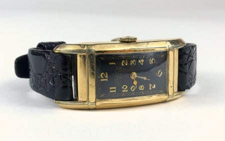 MEN'S VINTAGE GRUEN CURVEX WRISTWATCH