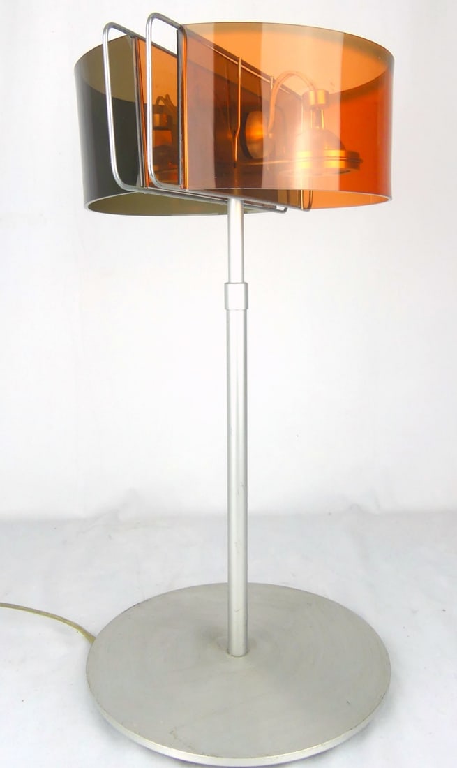 MID-CENTURY MODERN METAL & LUCITE TABLE LAMP (1 of 8)