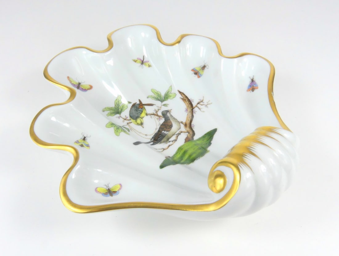 HEREND 'ROTHSCHILD' PORCELAIN SHELL DISH (1 of 7)