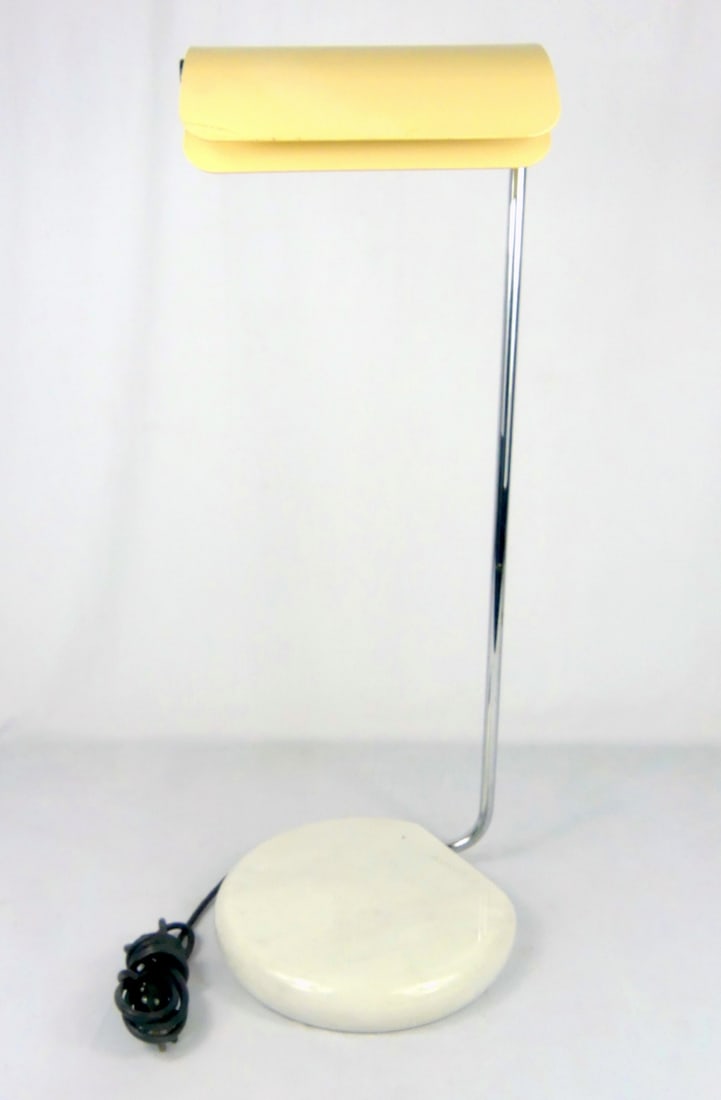 BRUNO GECCHELIN ITALIAN TABLE LAMP: Bruno Gecchelin for Skipper tegola table lamp with marble base. Measures 27" x 12" x 11".