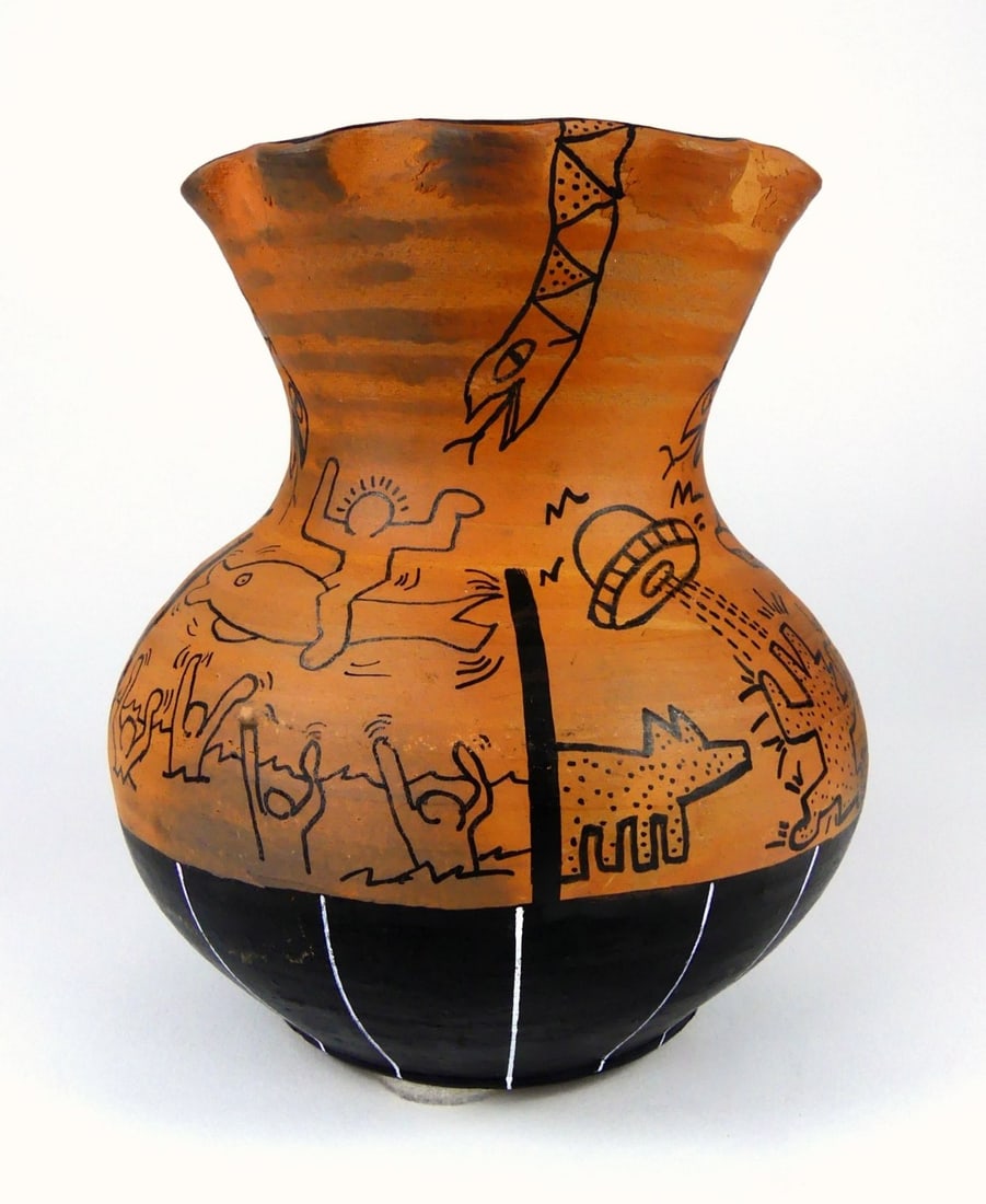 KEITH HARING TERRACOTTA VASE (1 of 10)