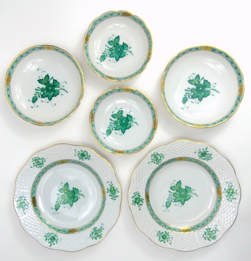 6pc HEREND CHINESE BOUQUET GREEN PORCELAIN DISHES: Six Herend porcelain dishes in the Chinese Bouquet - Green pattern. Each marked to underside. Largest measures 7 1/4" x 7 1/4".