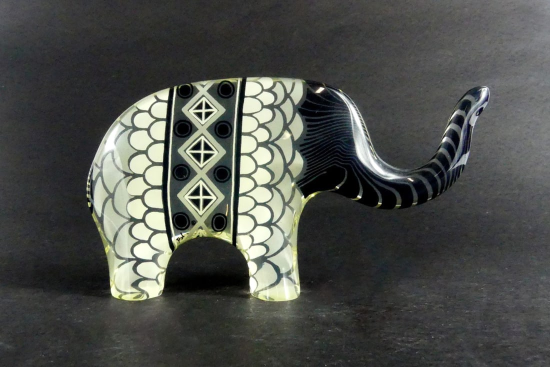 ABRAHAM PALATNIK LUCITE ELEPHANT SCULPTURE (1 of 8)