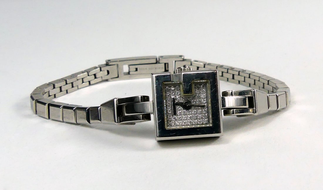 GUCCI #102 LADIES MINI 'G' QUARTZ WRISTWATCH (1 of 5)